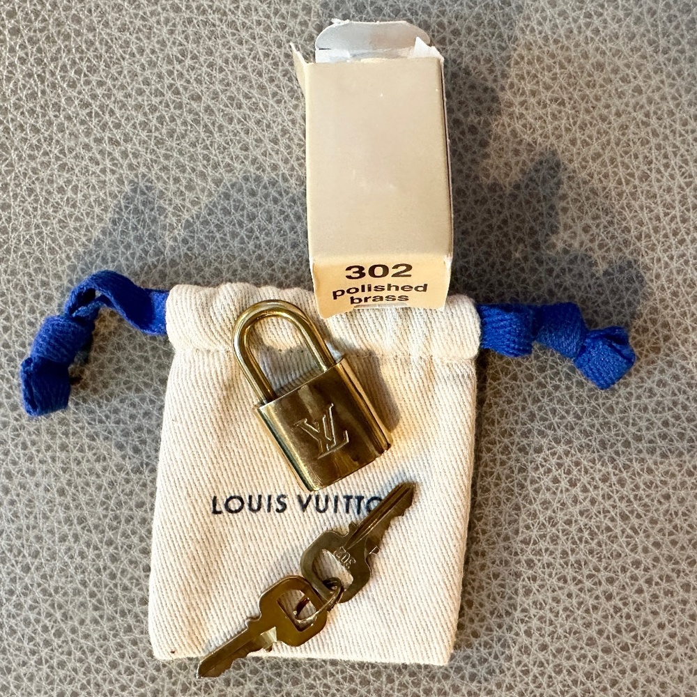 Louis Vuitton Padlock | 302